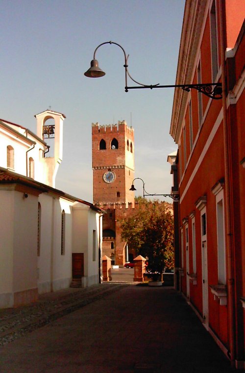 Scorcio di immagine sulla Torre dell'Orologio di Piazza Castello